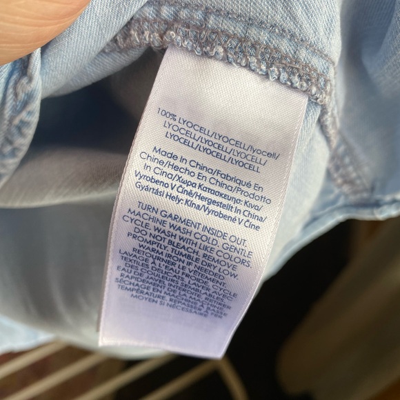 Chaps Denim Long Sleeve Shirt Size Medium classic faded - Picture 6 of 6